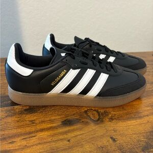 adidas women’s Velosamba Black and White Athletic Shoes